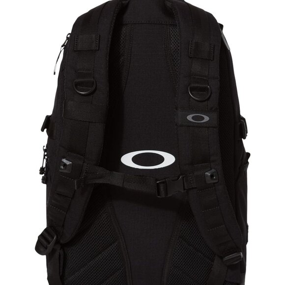 23L Utility Backpack - Picture 2 of 3